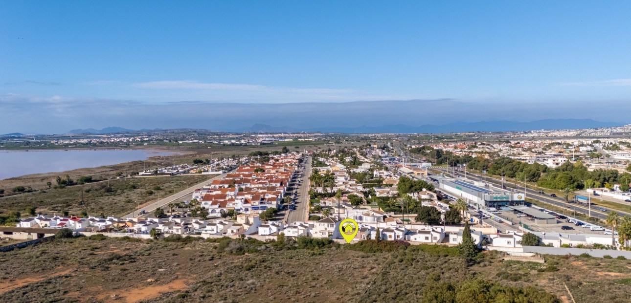 Sale - Detached Villa -
Torrevieja - Urbanización San Luis