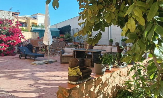 Sale - Apartment flat -
Los Montesinos - La herrada