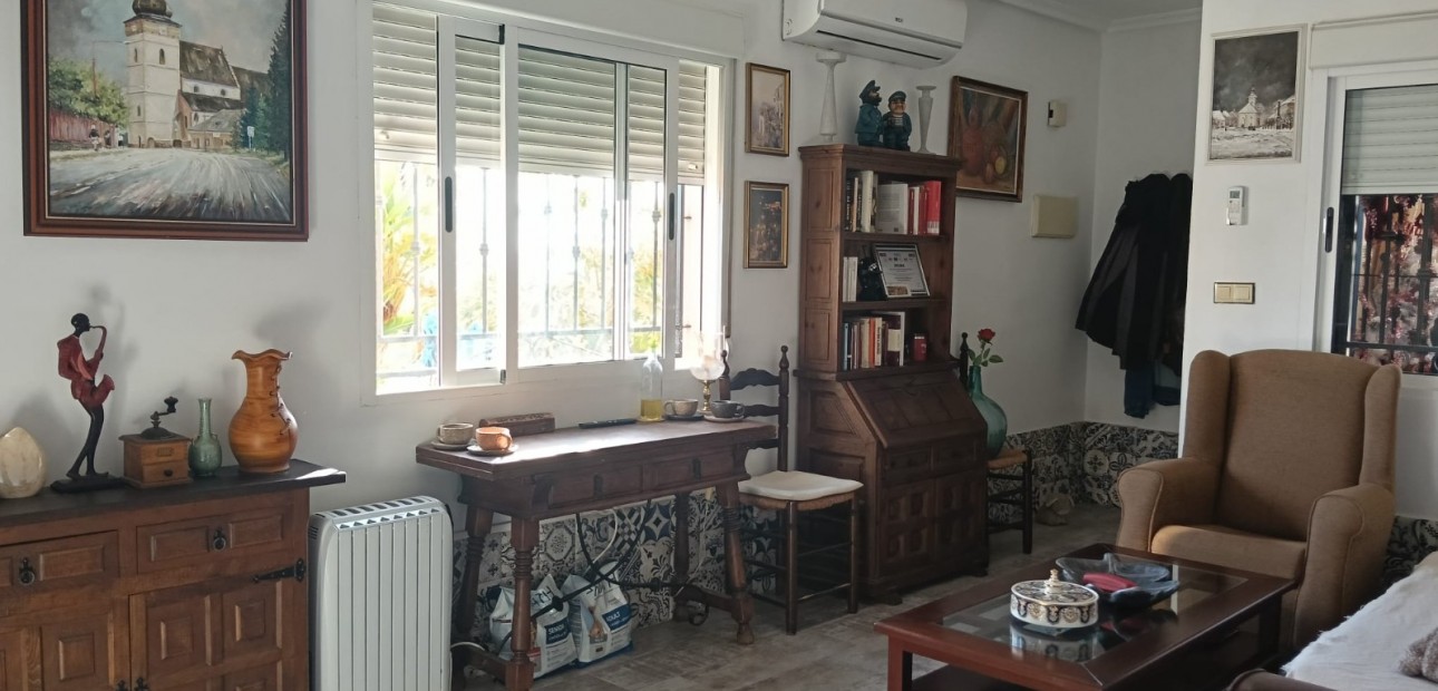 Sale - Apartment flat -
Los Montesinos - La herrada