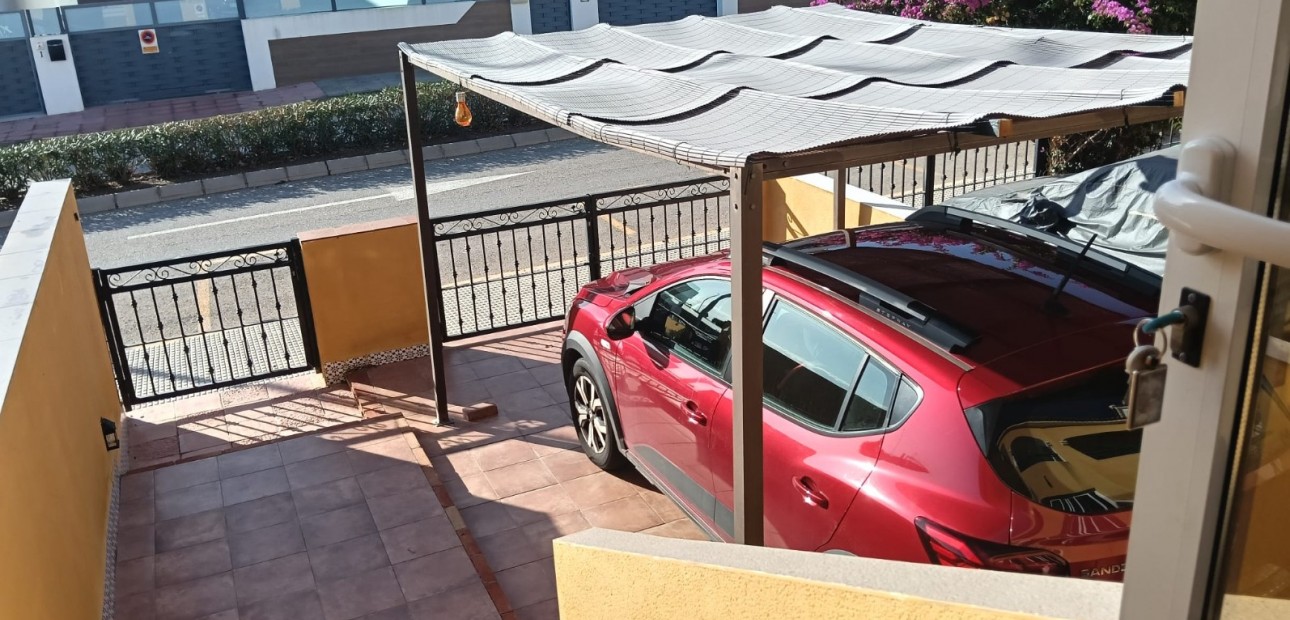 Sale - Apartment flat -
Los Montesinos - La herrada