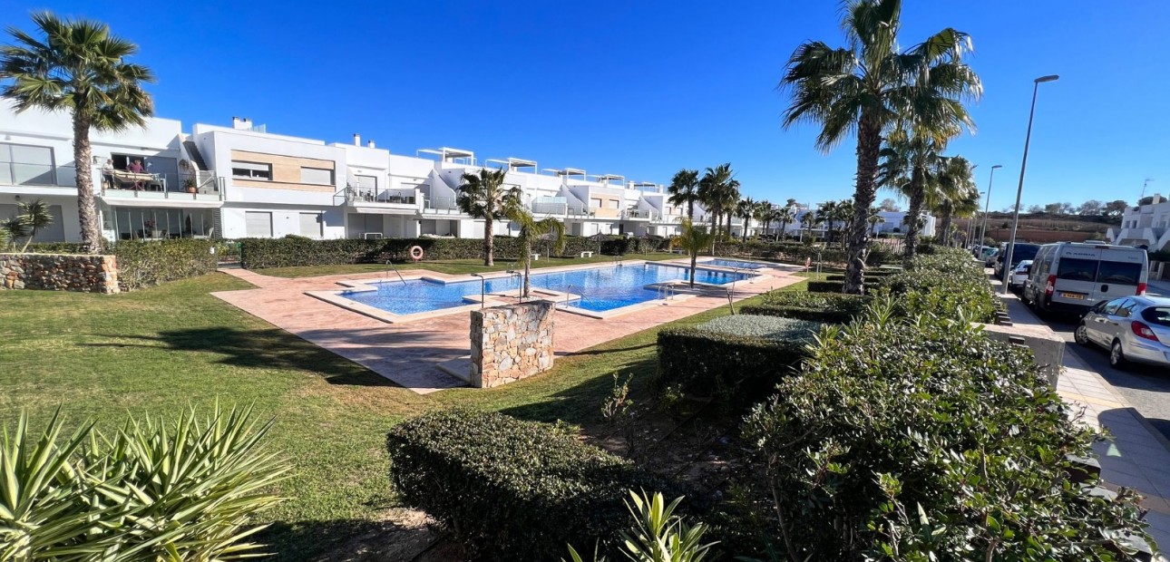 Venta - Apartment flat -
Orihuela - Vistabella Golf