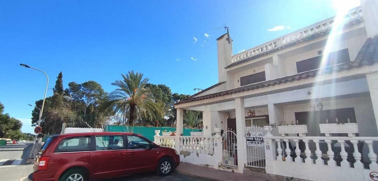 Venta - Terraced house -
Orihuela Costa - Rocio del Mar