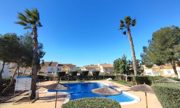 Venta - Terraced house -
Orihuela - Los Balcones Y los Altos