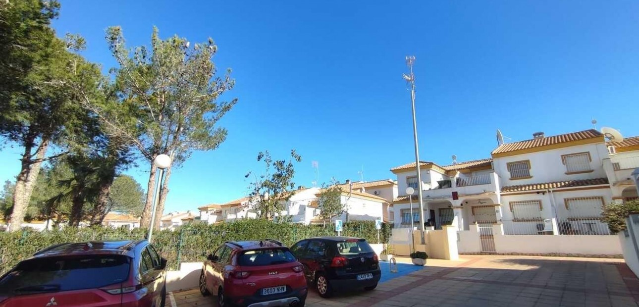 Venta - Terraced house -
Orihuela - Los Balcones Y los Altos