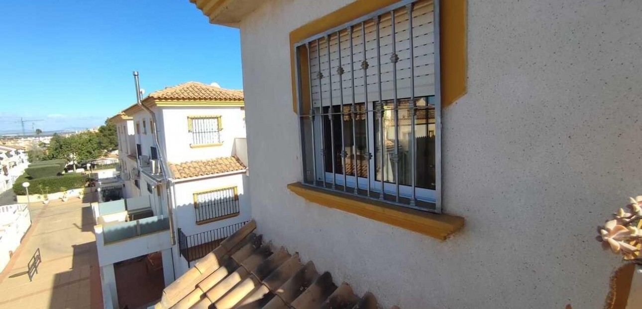 Venta - Terraced house -
Orihuela - Los Balcones Y los Altos