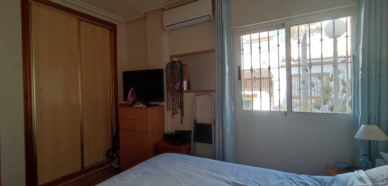 Venta - Terraced house -
Orihuela - Los Balcones Y los Altos