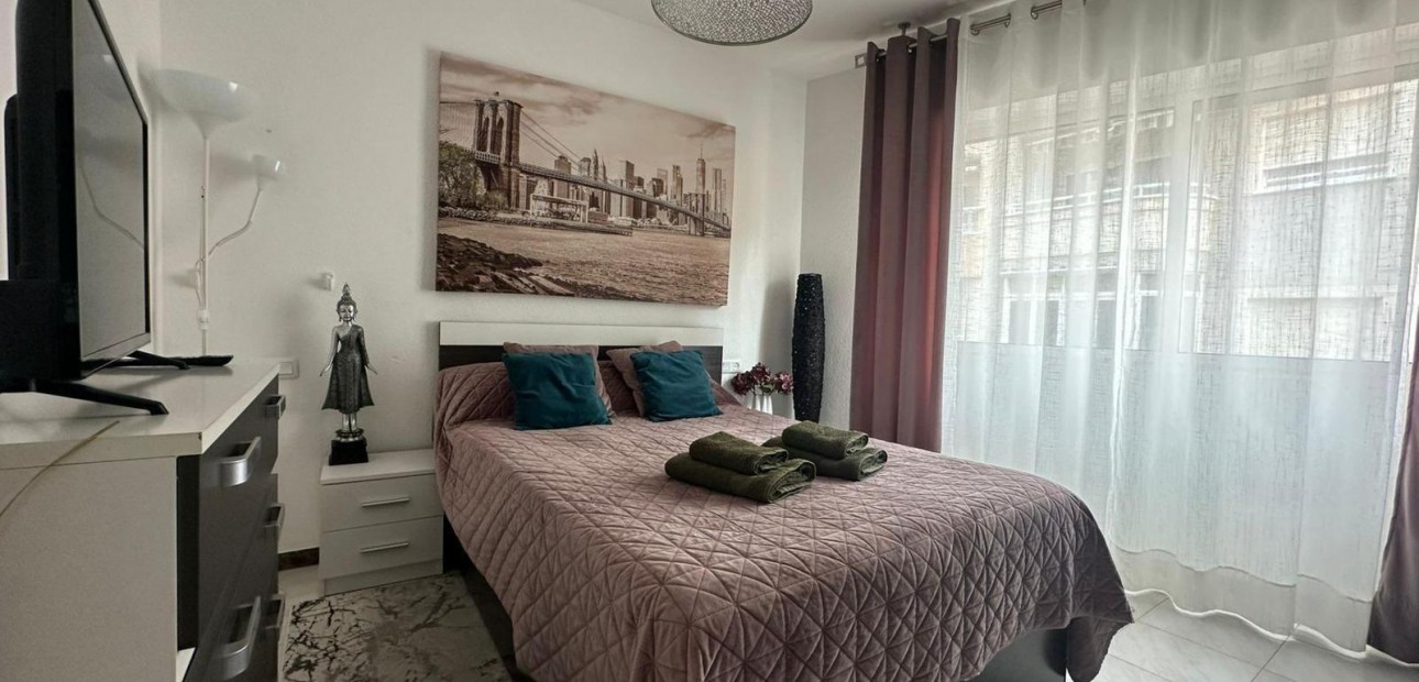 Venta - Apartamento / piso -
Torrevieja - Centro