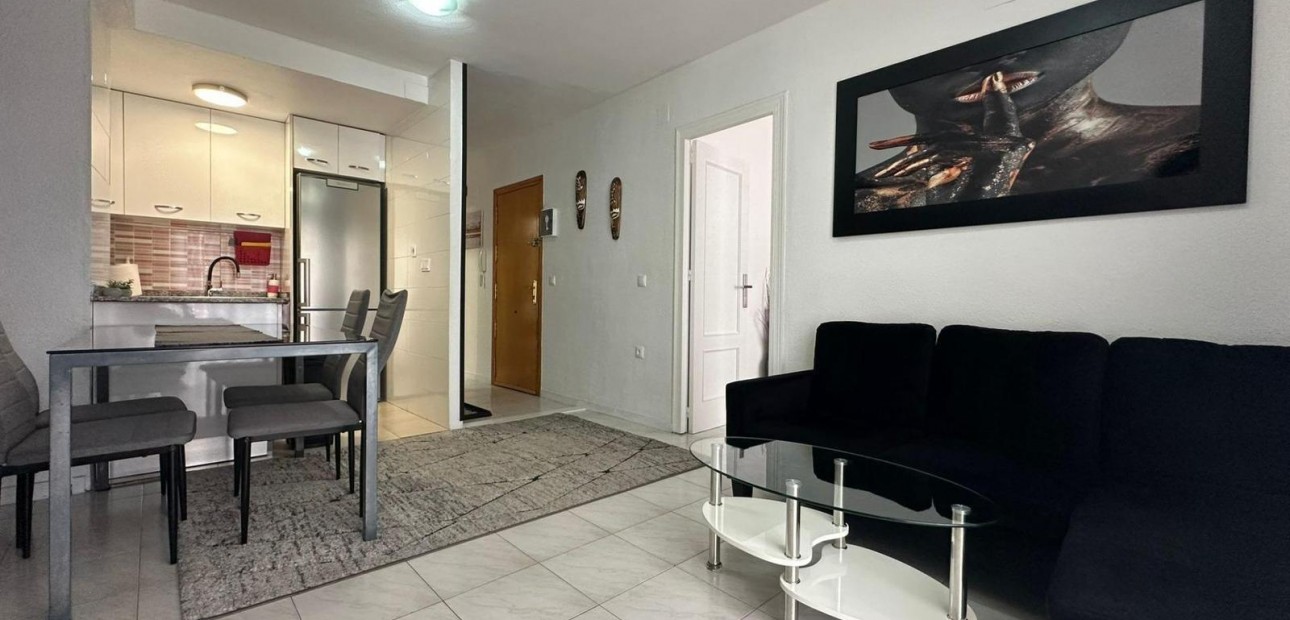 Venta - Apartamento / piso -
Torrevieja - Centro