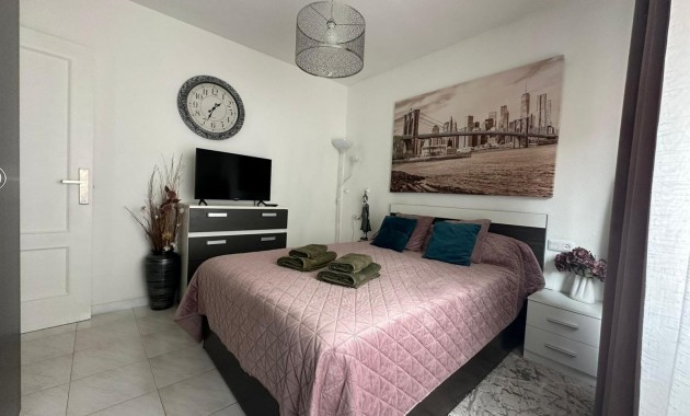 Venta - Apartamento / piso -
Torrevieja - Centro