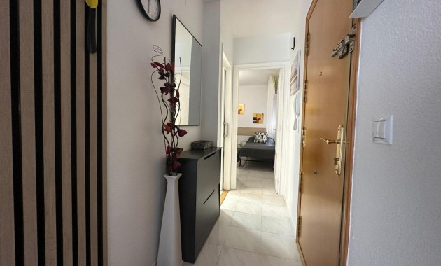 Venta - Apartamento / piso -
Torrevieja - Centro