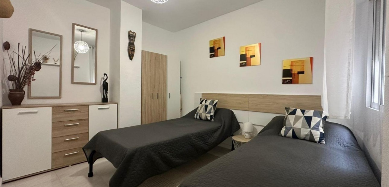 Venta - Apartamento / piso -
Torrevieja - Centro