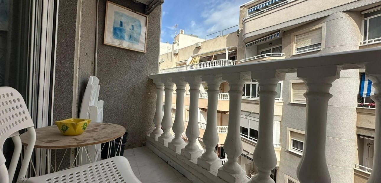 Venta - Apartamento / piso -
Torrevieja - Centro