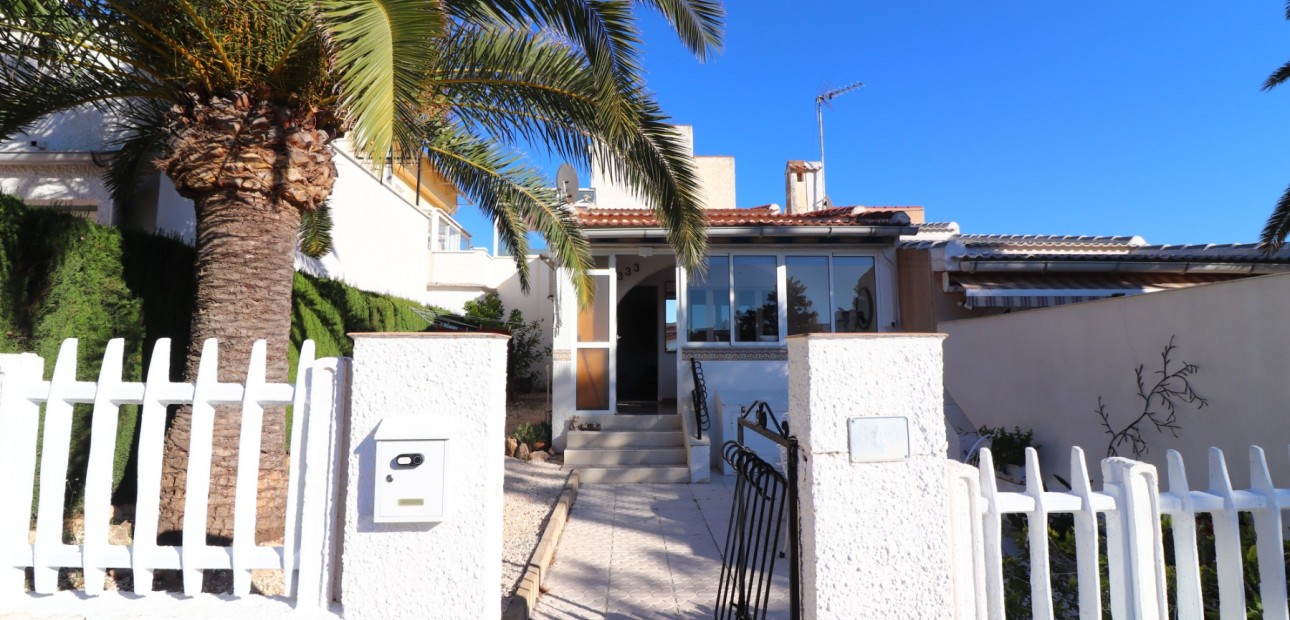 Venta - Bungalow -
Ciudad Quesada - Altos de Quesada