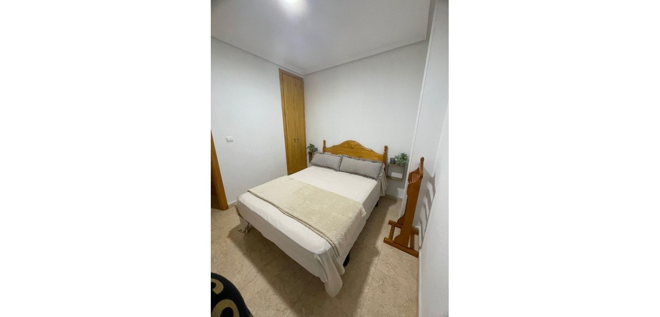 Herverkoop - Appartement / flat -
Torrevieja - Los Europeos