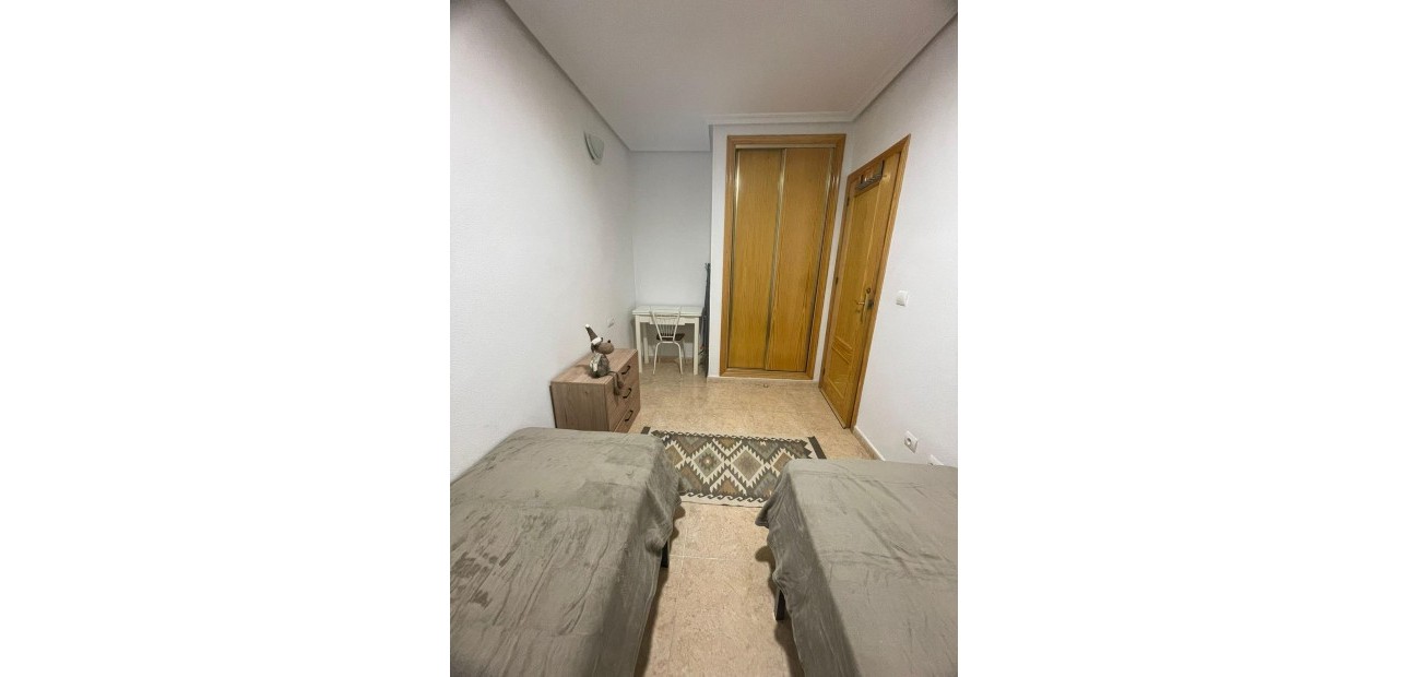 Herverkoop - Appartement / flat -
Torrevieja - Los Europeos