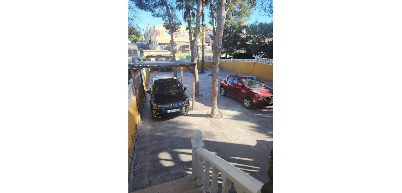 Herverkoop - Villa -
Orihuela Costa - Los Almendros-La Florida