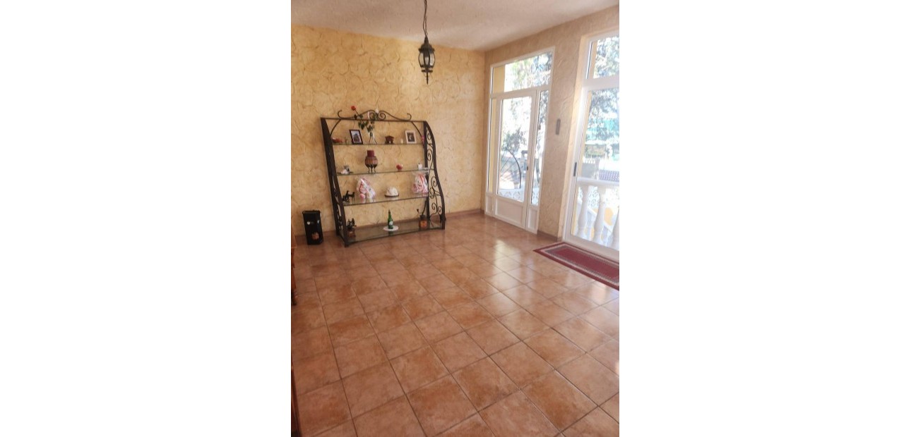 Herverkoop - Villa -
Orihuela Costa - Los Almendros-La Florida