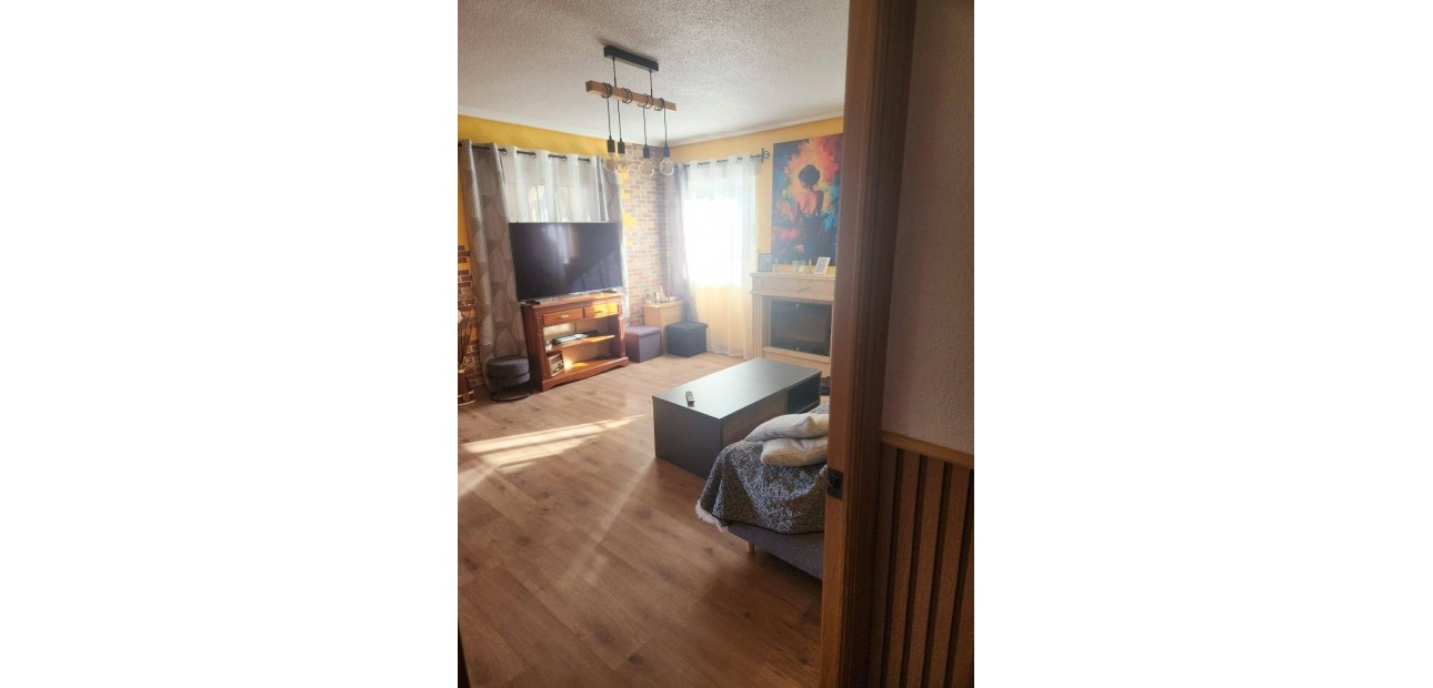 Herverkoop - Villa -
Orihuela Costa - Los Almendros-La Florida