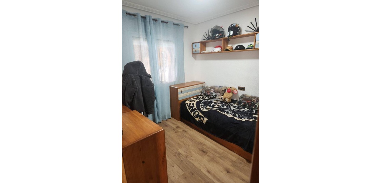 Herverkoop - Villa -
Orihuela Costa - Los Almendros-La Florida