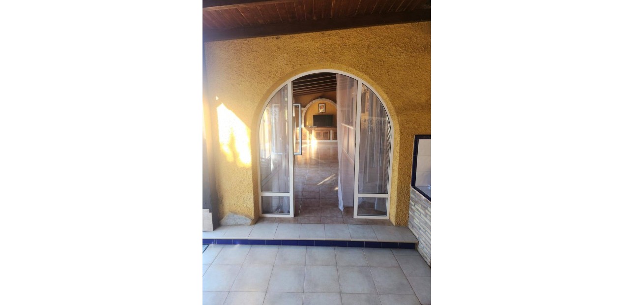 Herverkoop - Villa -
Orihuela Costa - Los Almendros-La Florida