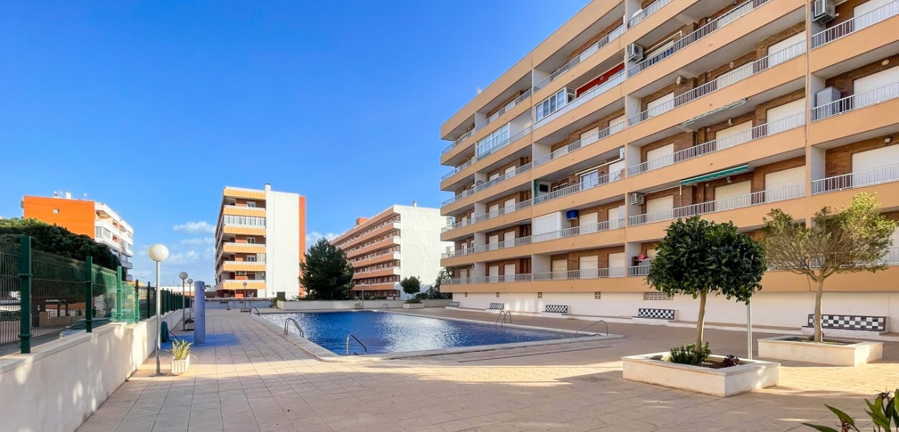 Venta - Apartamento / piso -
Orihuela Costa - Punta Prima