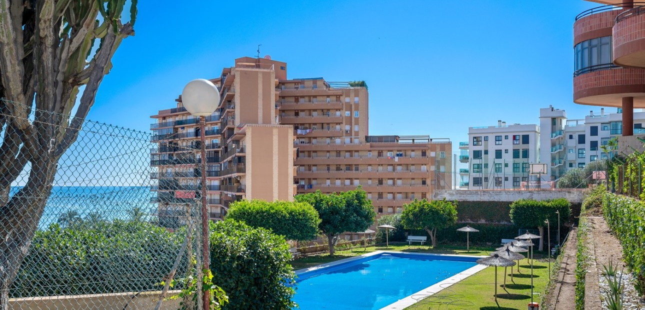 Venta - Apartamento / piso -
Arenales del Sol - Segunda linea playa