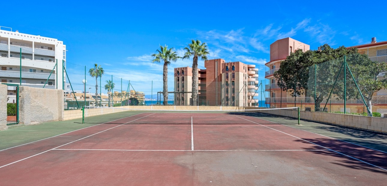 Venta - Apartamento / piso -
Arenales del Sol - Segunda linea playa