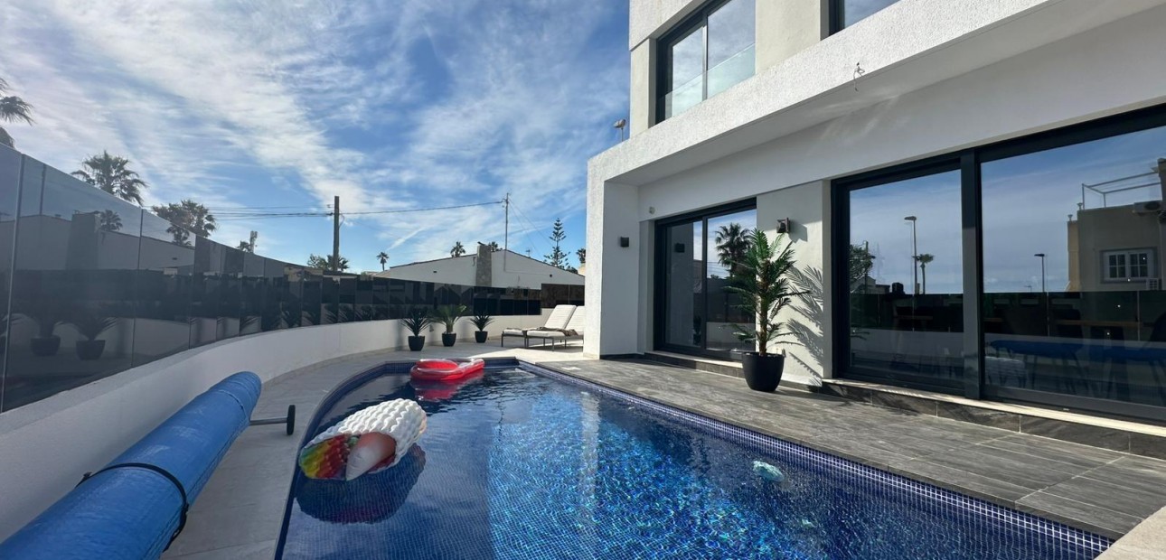 Venta - Villa -
Torrevieja - Torreblanca