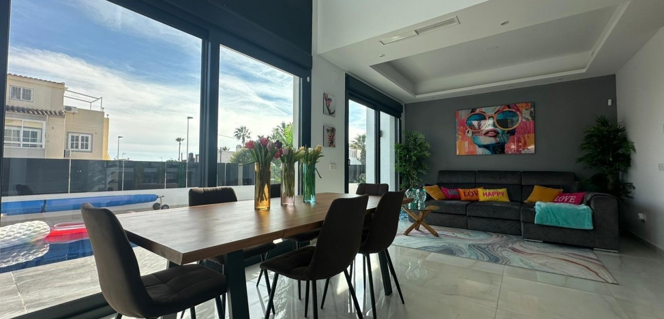 Venta - Villa -
Torrevieja - Torreblanca