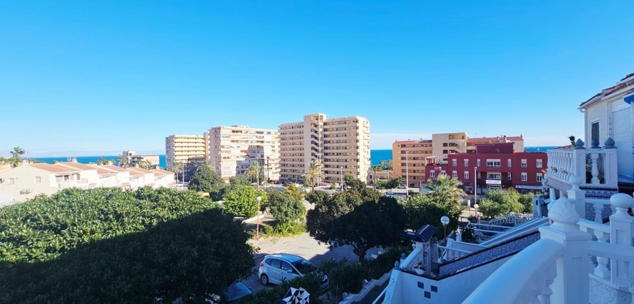 Herverkoop - duplex -
Torrevieja - Cabo cervera