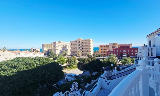 Herverkoop - duplex -
Torrevieja - Cabo cervera