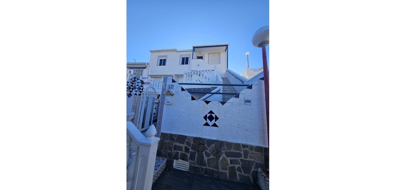 Herverkoop - duplex -
Torrevieja - Cabo cervera