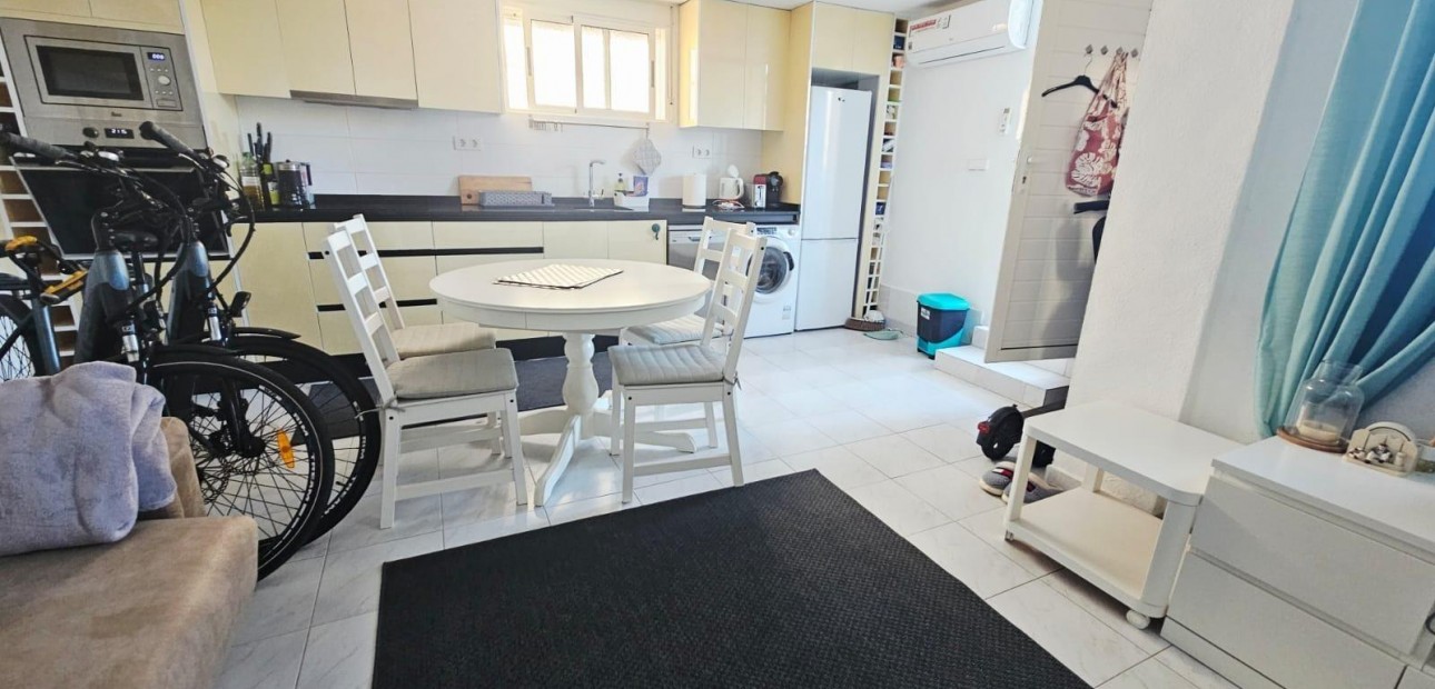 Herverkoop - duplex -
Torrevieja - Cabo cervera