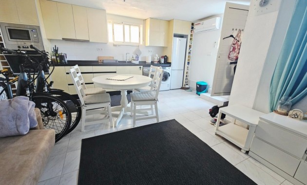 Herverkoop - duplex -
Torrevieja - Cabo cervera