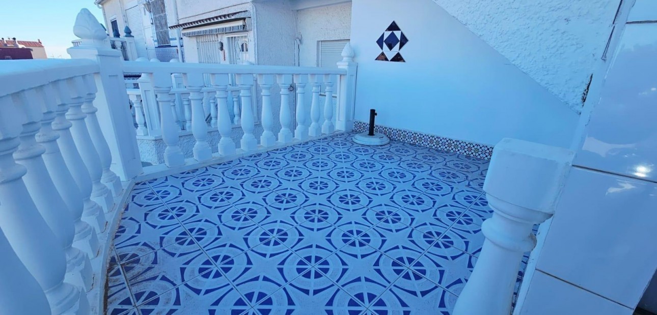 Herverkoop - duplex -
Torrevieja - Cabo cervera