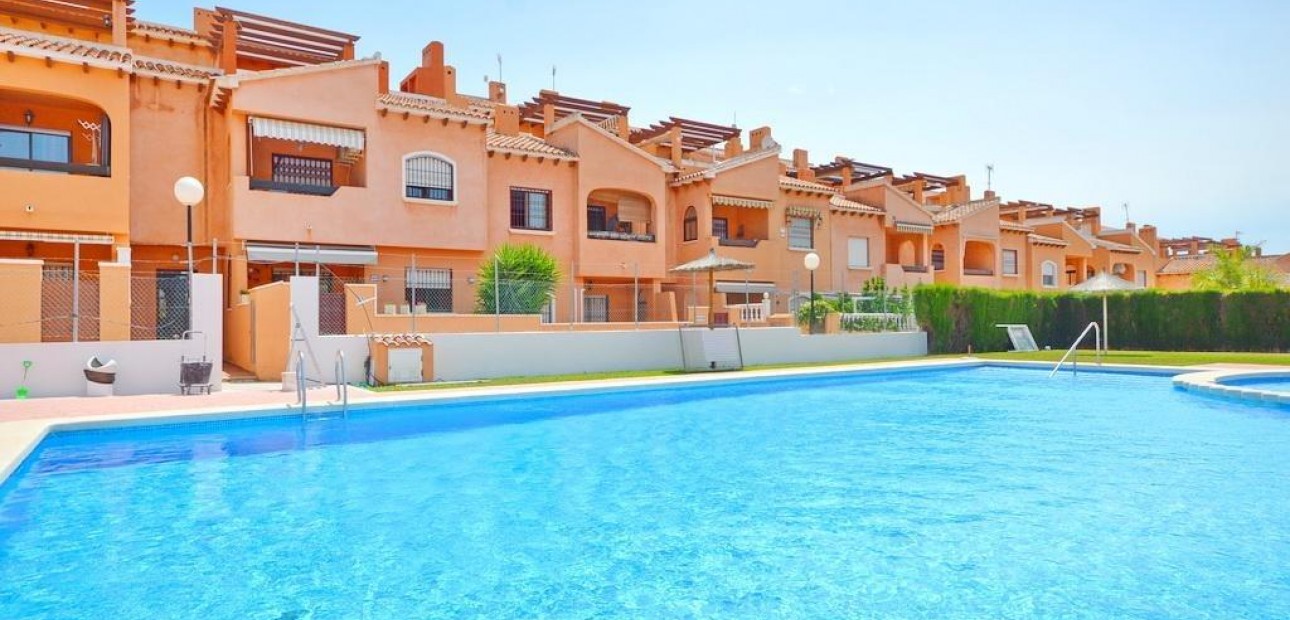 Sale - Apartment / flat -
Torrevieja - Zona los Frutales