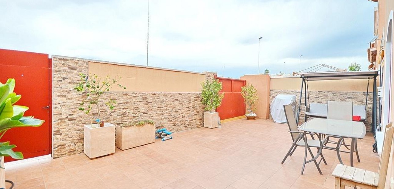 Sale - Apartment / flat -
Torrevieja - Zona los Frutales