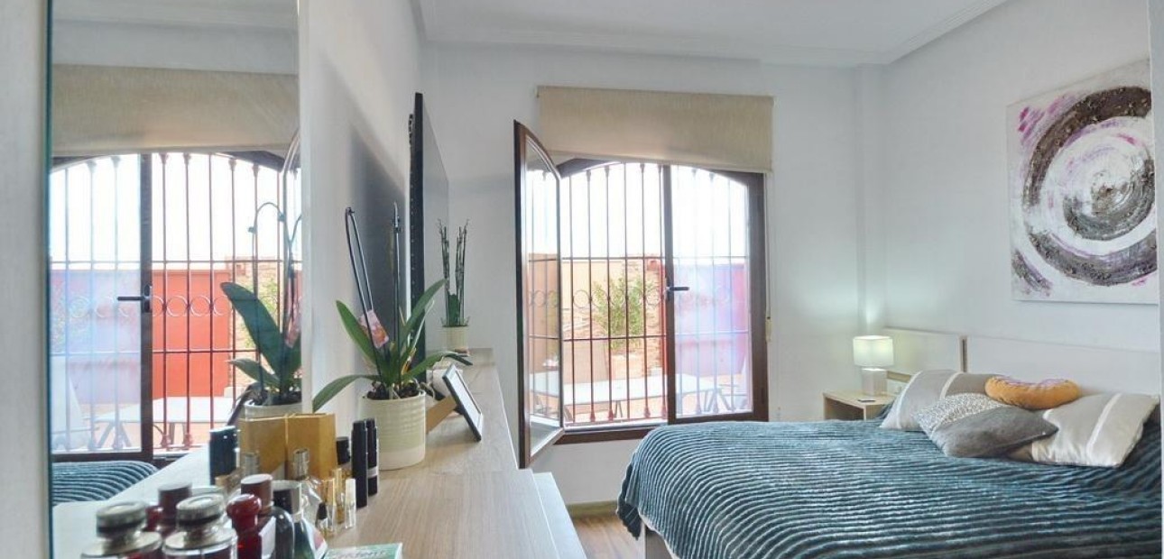 Sale - Apartment / flat -
Torrevieja - Zona los Frutales
