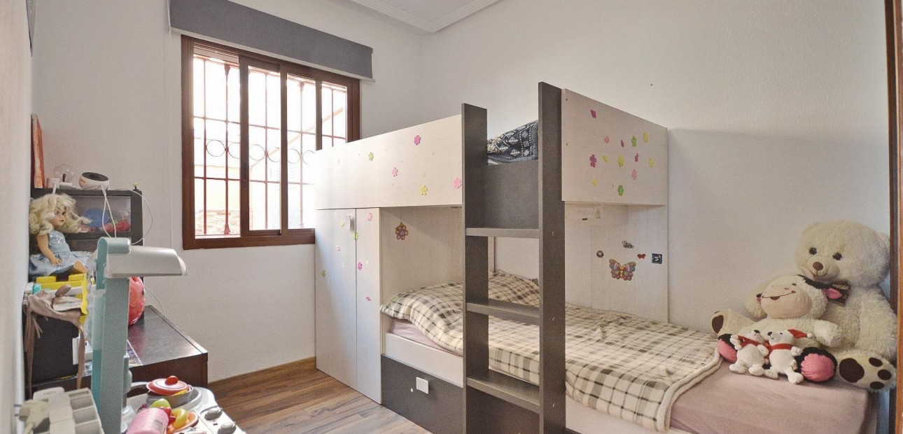 Sale - Apartment / flat -
Torrevieja - Zona los Frutales