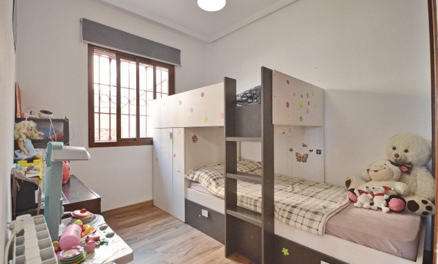 Sale - Apartment / flat -
Torrevieja - Zona los Frutales