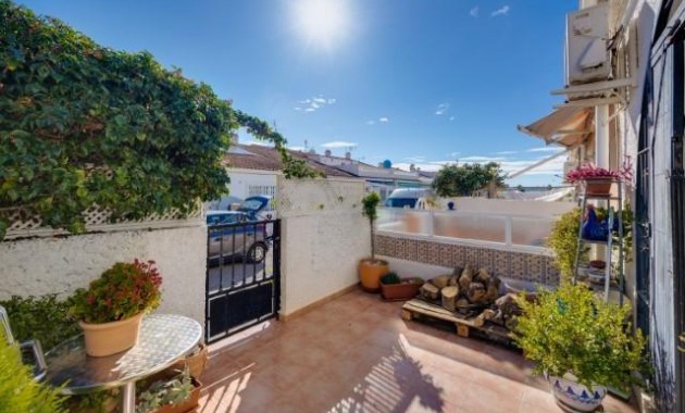 Venta - Bungalow -
Torrevieja - El limonar