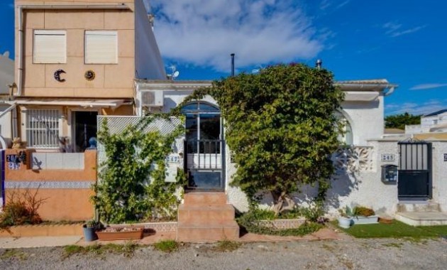 Venta - Bungalow -
Torrevieja - El limonar