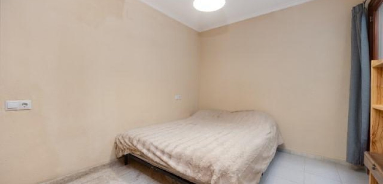 Venta - Bungalow -
Torrevieja - El limonar