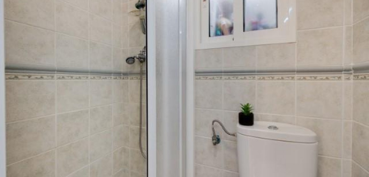 Venta - Bungalow -
Torrevieja - El limonar