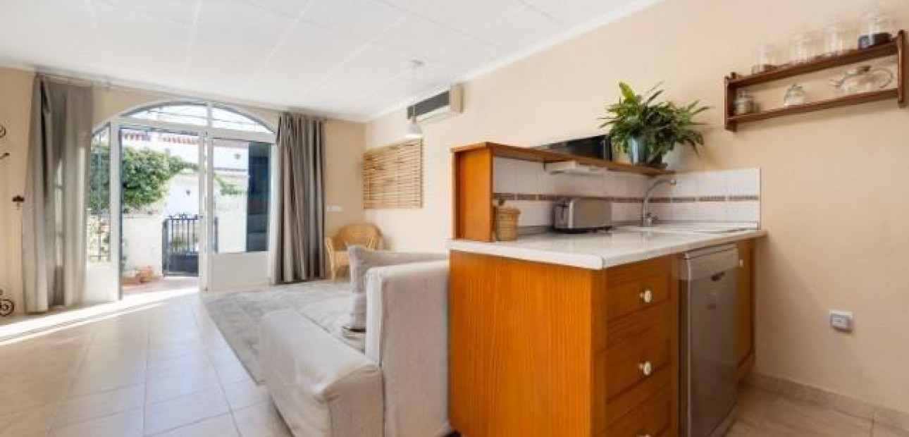 Venta - Bungalow -
Torrevieja - El limonar