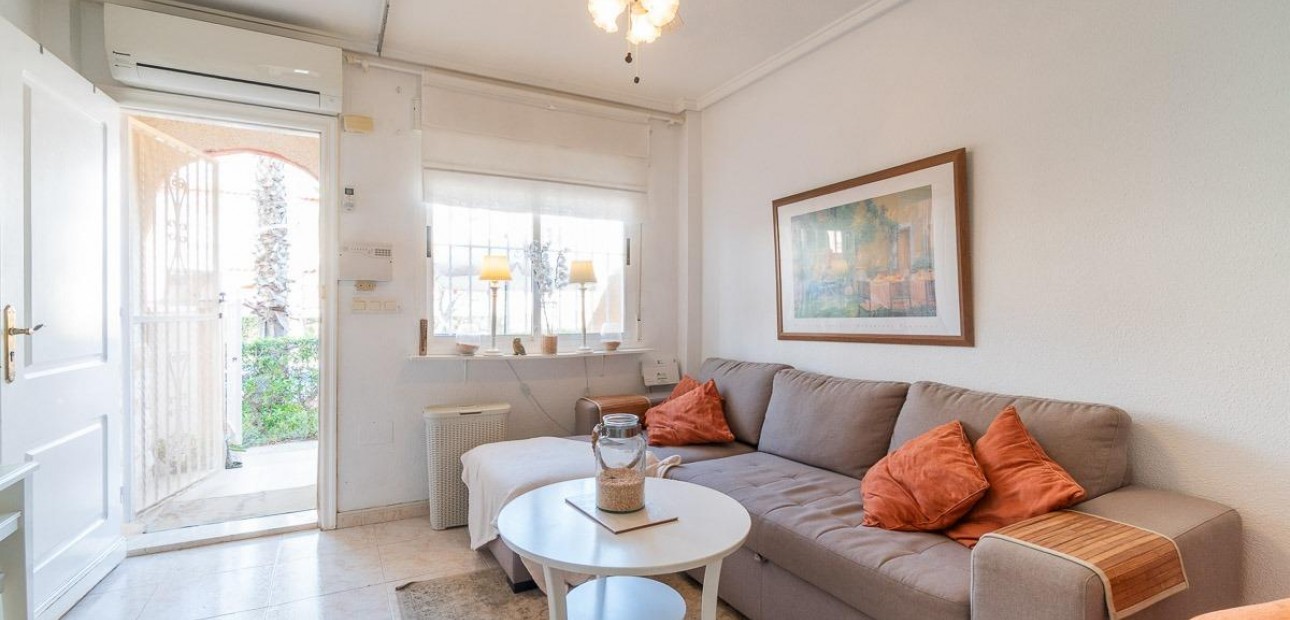 Venta - Terraced house -
Orihuela Costa - Playa Flamenca