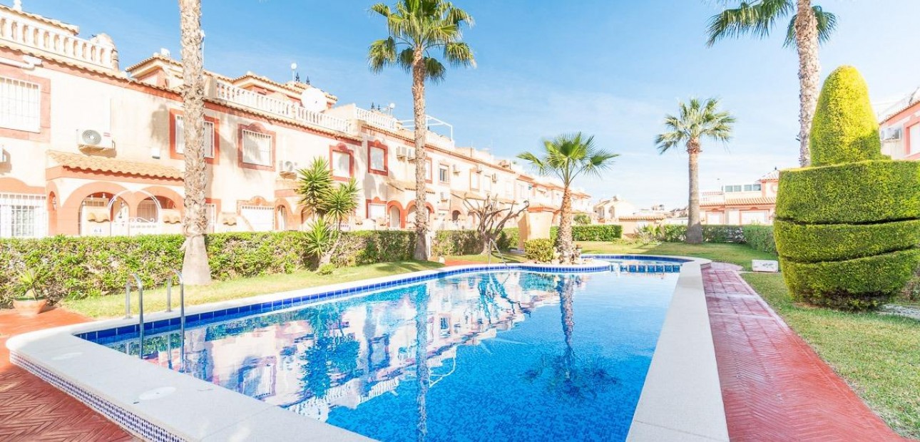 Venta - Terraced house -
Orihuela Costa - Playa Flamenca