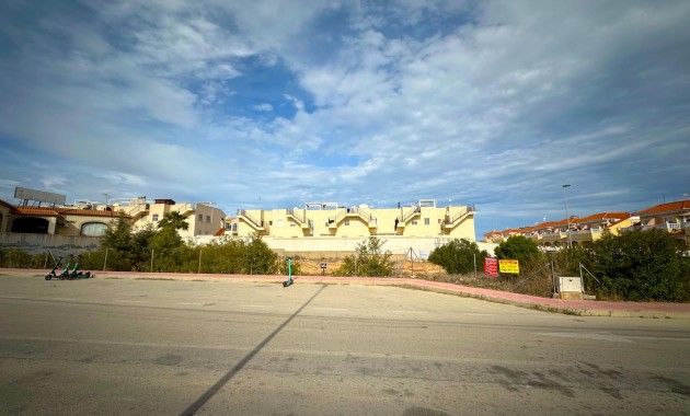 Venta - Parcela / Terreno -
Orihuela Costa - La Florida