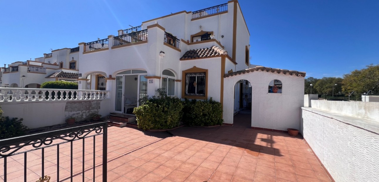 Venta - House -
Entre Naranjo - Vistabella Golf