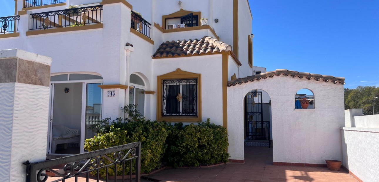 Venta - House -
Entre Naranjo - Vistabella Golf